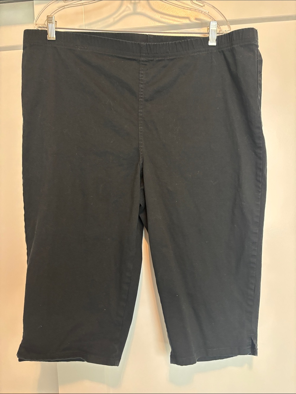 Black Stretch pull on Capri Pants